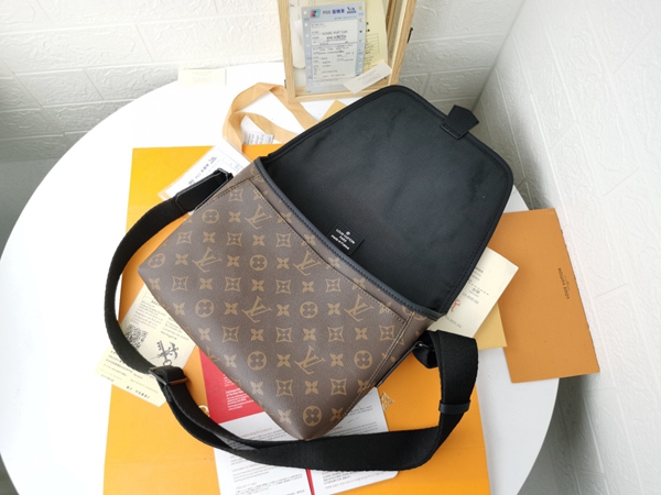 ルイヴィトンバッグ着用イメージ